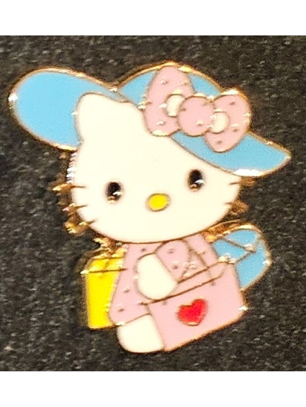 Hello Kitty pin dressed with big hat - Hat Jacket Vest Backpack Bag NEW